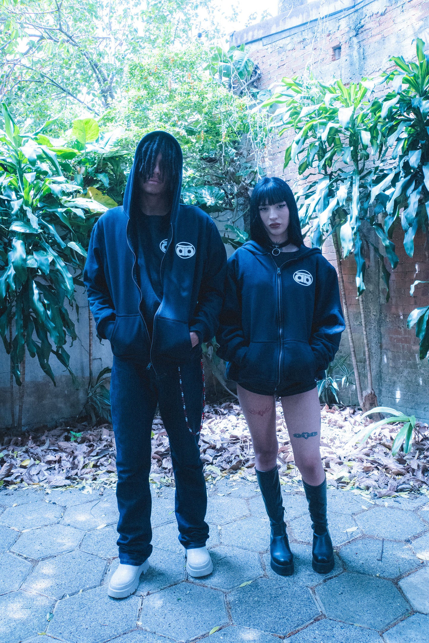 ĀNGELS TOUR 2026 ZIP UP HOODIE