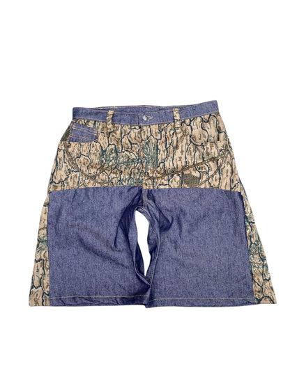 "Camo jorts"
